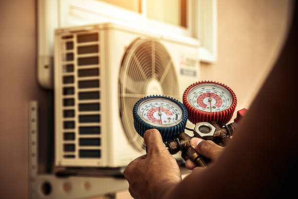 Professional Hvac technician working in Mendota, IL